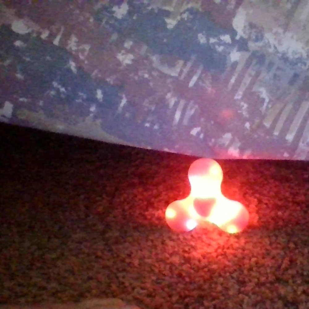 Working LED Fidget Spinner Speaker